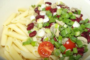 Penne cu fasole rosie si ciupercute
