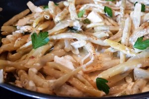 Pastai galbene cu smantana si mozzarella