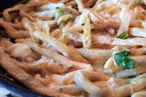 Pastai galbene cu smantana si mozzarella
