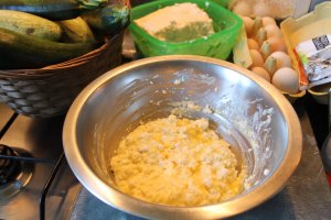 Rulouri de dovlecel si zucchini umplute cu crema de branza la cuptor