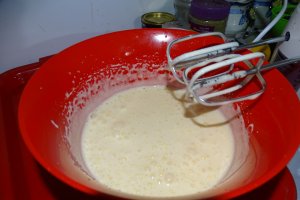 Desert prajitura cu crema de piersici