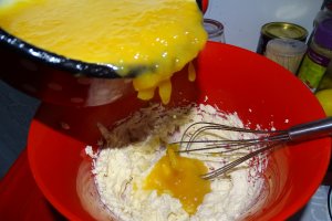Desert prajitura cu crema de piersici