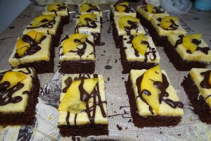 Desert prajitura cu crema de piersici