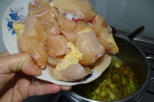 Ciorba taraneasca cu piept de pui