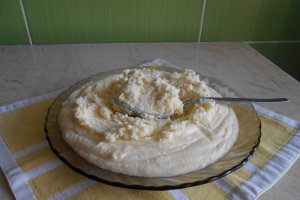 Crema de ciocolata alba, cu mascarpone si unt