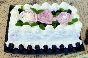 Desert tort cu piscoturi si crema cu mure