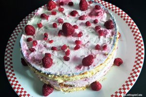 Desert tort cu zmeura