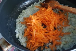 Supa crema de rosii cu busuioc