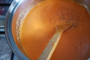 Supa crema de rosii cu busuioc