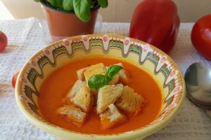 Supa crema de rosii cu busuioc