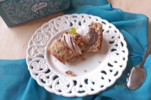 Desert briose cu nuci, cafea, rom si struguri