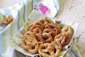 Aperitiv covrigei cu susan