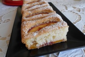 Desert pandispan pufos cu nectarine