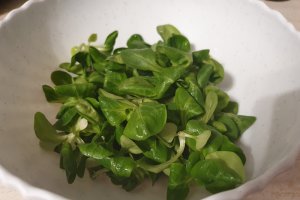 Salata valeriana cu parmezan
