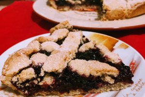 Desert tarta rustica cu gem de fructe de padure