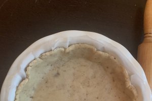 Desert tarta rustica cu gem de fructe de padure