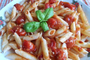 Penne cu sos Arrabbiata