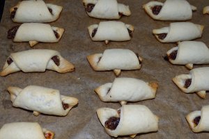Desert cornulete cu iaurt si untura