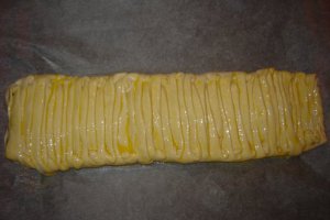 Treccia ripiena sarata