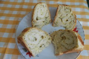Aperitiv placinta cu branza sarata si marar