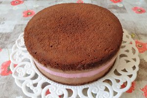 Desert tort cu mure si ciocolata