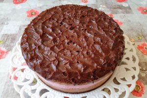 Desert tort cu mure si ciocolata