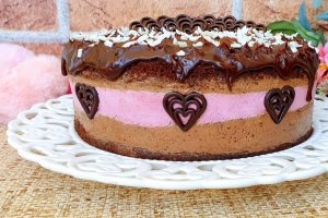 Desert tort cu mure si ciocolata