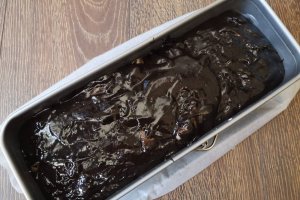 Desert chec cu pere si ciocolata