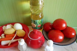 Supa crema de rosii, cu parmezan si crutoane