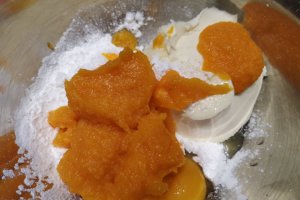 Desert brownie cu mascarpone si piure de dovleac