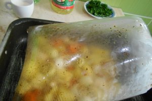 Garnitura de legume la punga, cu sos de usturoi