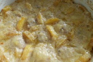 Chiftele din carne de porc, in fagure de cartofi