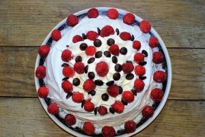 Desert Pavlova, cu rochie de vara intr-o toamna