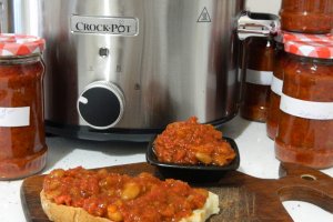 Zacusca de fasole la slow cooker Crock Pot