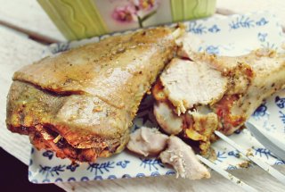 Pulpe de curcan cu verdeturi si usturoi, gatite la slow cooker Crock Pot