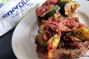 Dovlecei sotati cu pancetta si sos pesto
