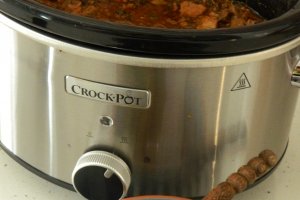 Mancare greceasca de miel capama) gatita la slow cooker Crock Pot