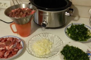 Mancare greceasca de miel capama) gatita la slow cooker Crock Pot