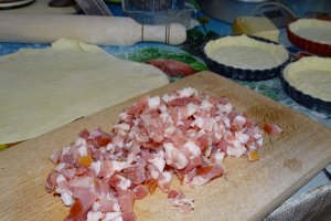 Mini tarte cu piept de porc