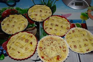 Mini tarte cu piept de porc