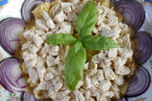 Aperitiv rece din piept de pui, maioneza si cartofi