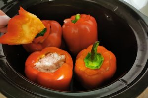 Ardei umpluti la slow cooker Crock Pot