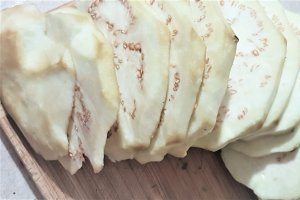 Vinete cu chorizo si parmezan la cuptor