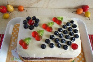 Desert tort cu crema de mascarpone cu frisca si afine