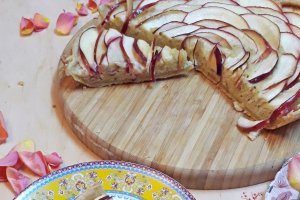 Desert tarta trandafir cu mere