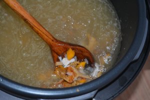 Supa crema de galbiori, gatita la Multicookerul Crock-Pot Express cu gatire sub presiune