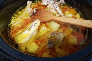 Carne de pui cu legume la slow cooker Crock Pot