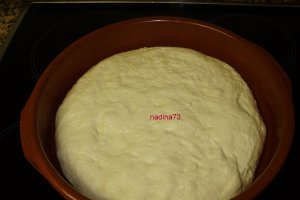 Paine alba glazurata in vasul roman