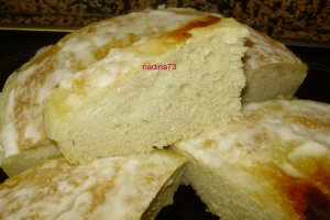 Paine alba glazurata in vasul roman