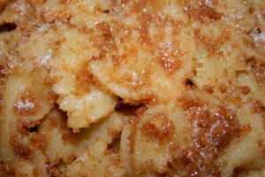 Farfalle cu biscuiti
